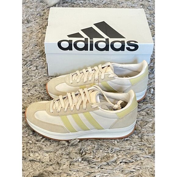 NIB Adidas Women’s Run 70s 2.0 JI4915 Size 10 - Picture 1 of 9